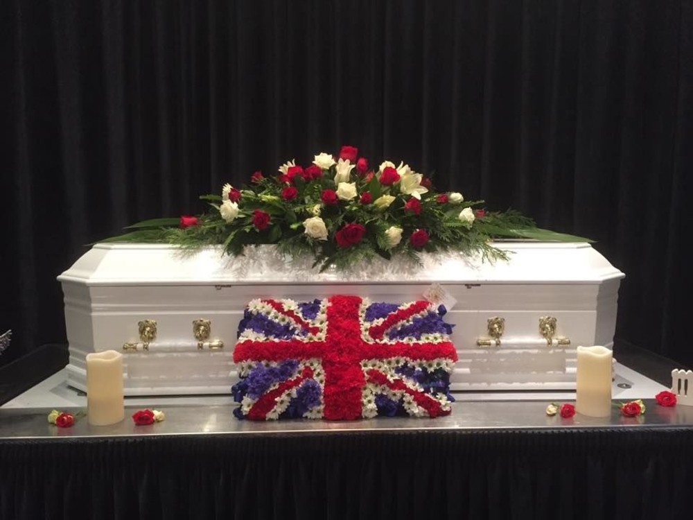 whitegrecianurnCasket.jpg